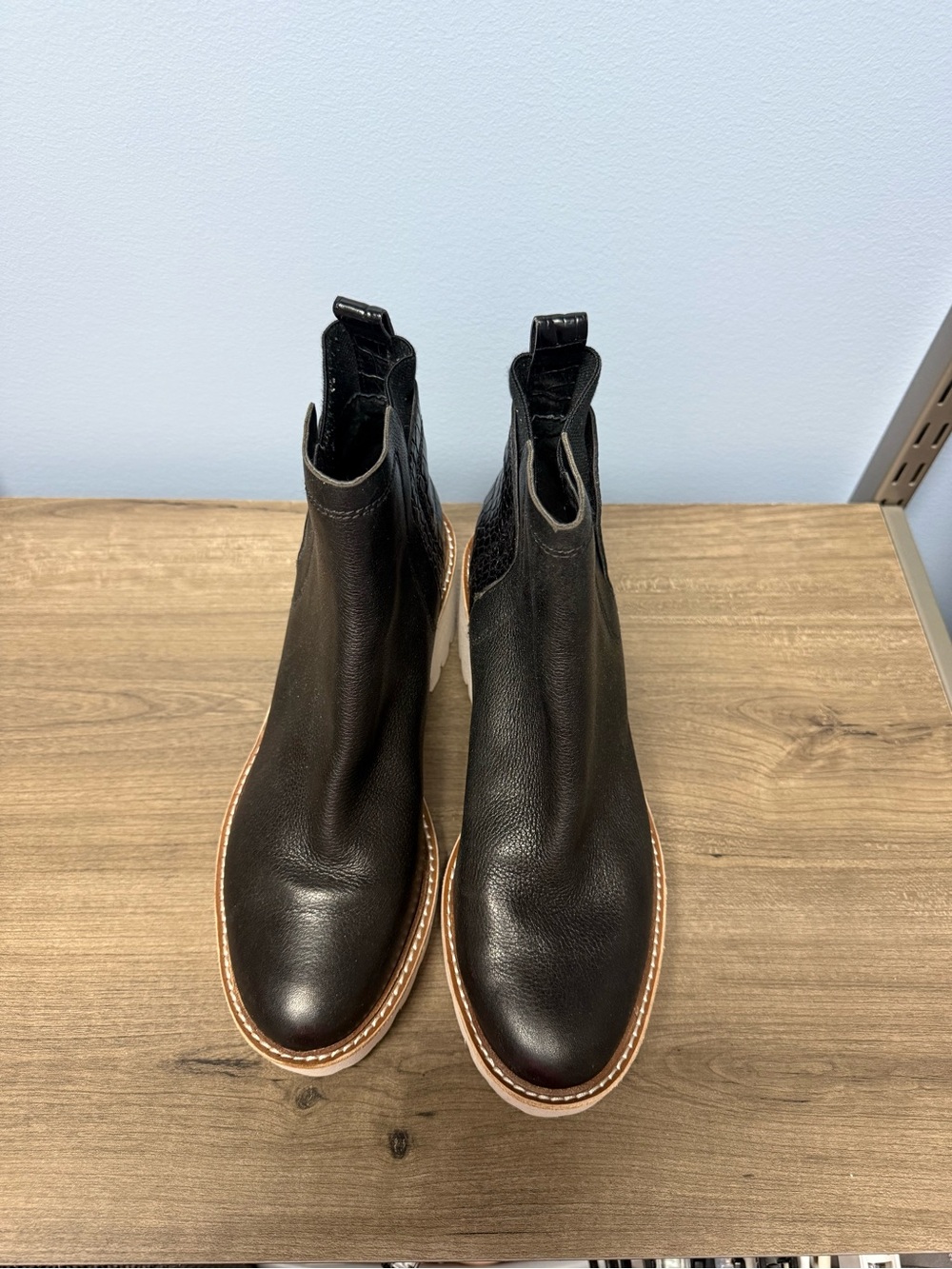 Dolce Vita Black Leather Wedge Chelsea Booties with Croc Heel Accent Women’s 9.5 - Picture 6 of 7